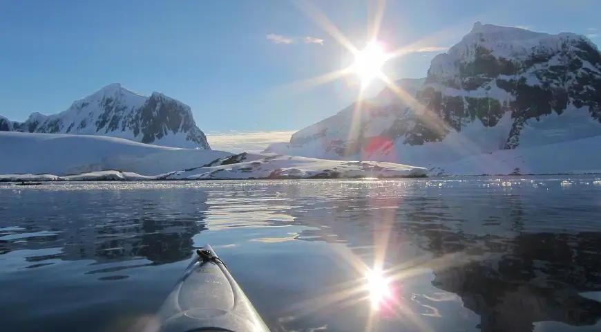 Sole di Mezzanotte, esperienza unica tra i cieli del Nord Europa