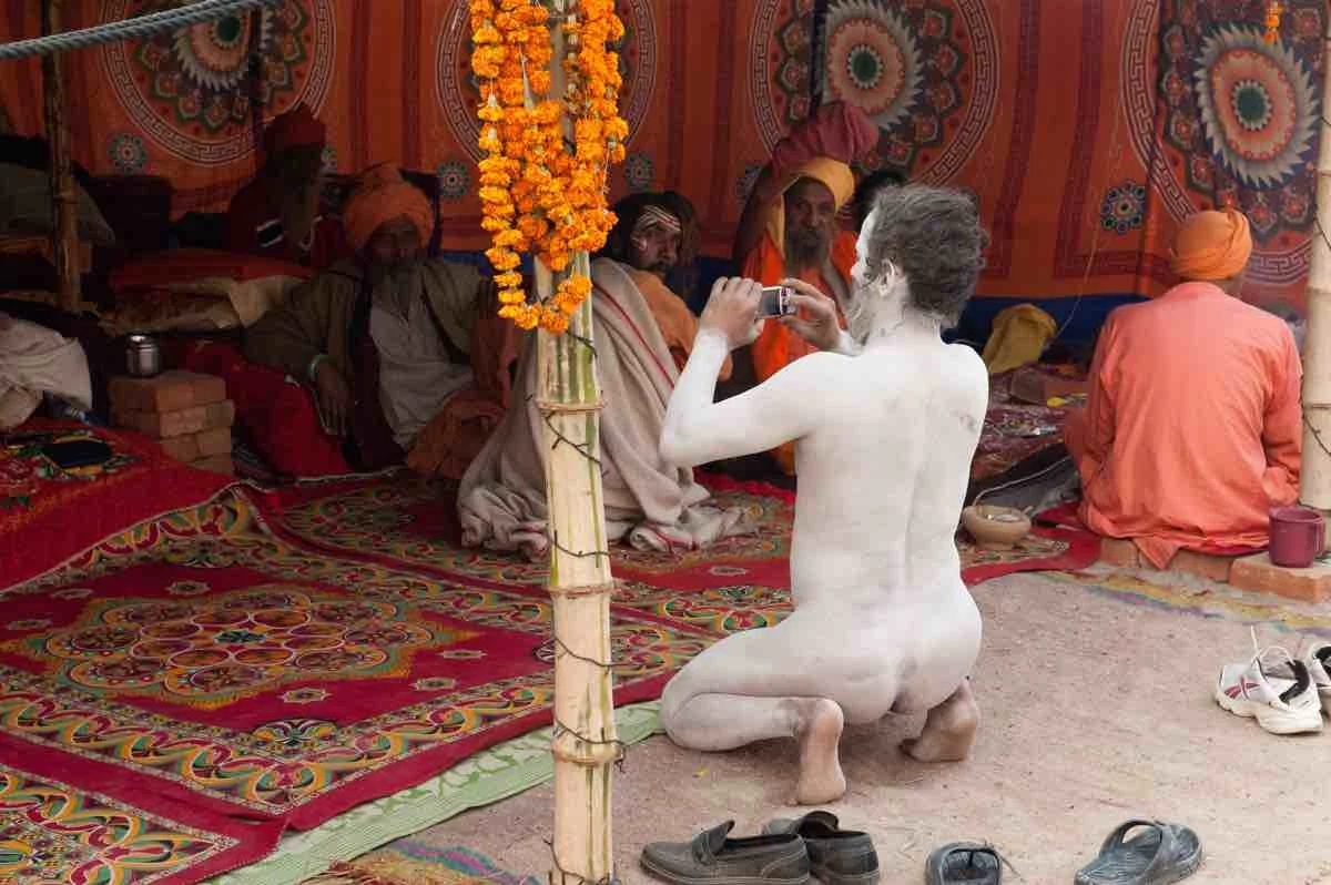 Nei campi dei Naga Baba