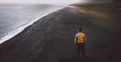 Immense spiagge nere