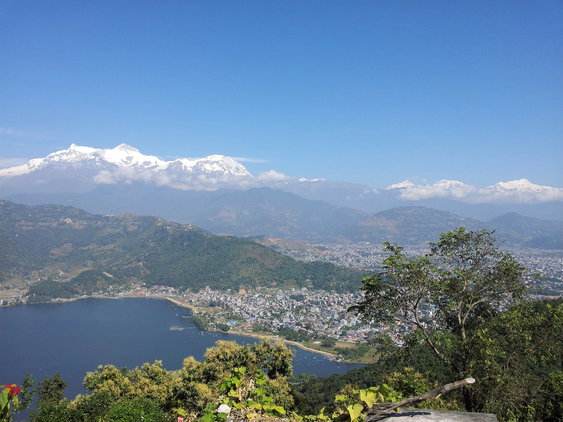 Nepal: Honey Hunters