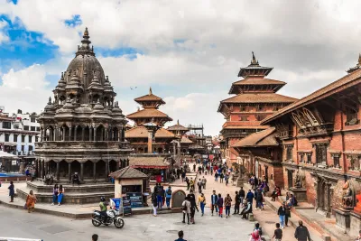 Nepal: Honey Hunters