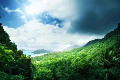 La natura selvaggia delle riserve naturali di Praslin